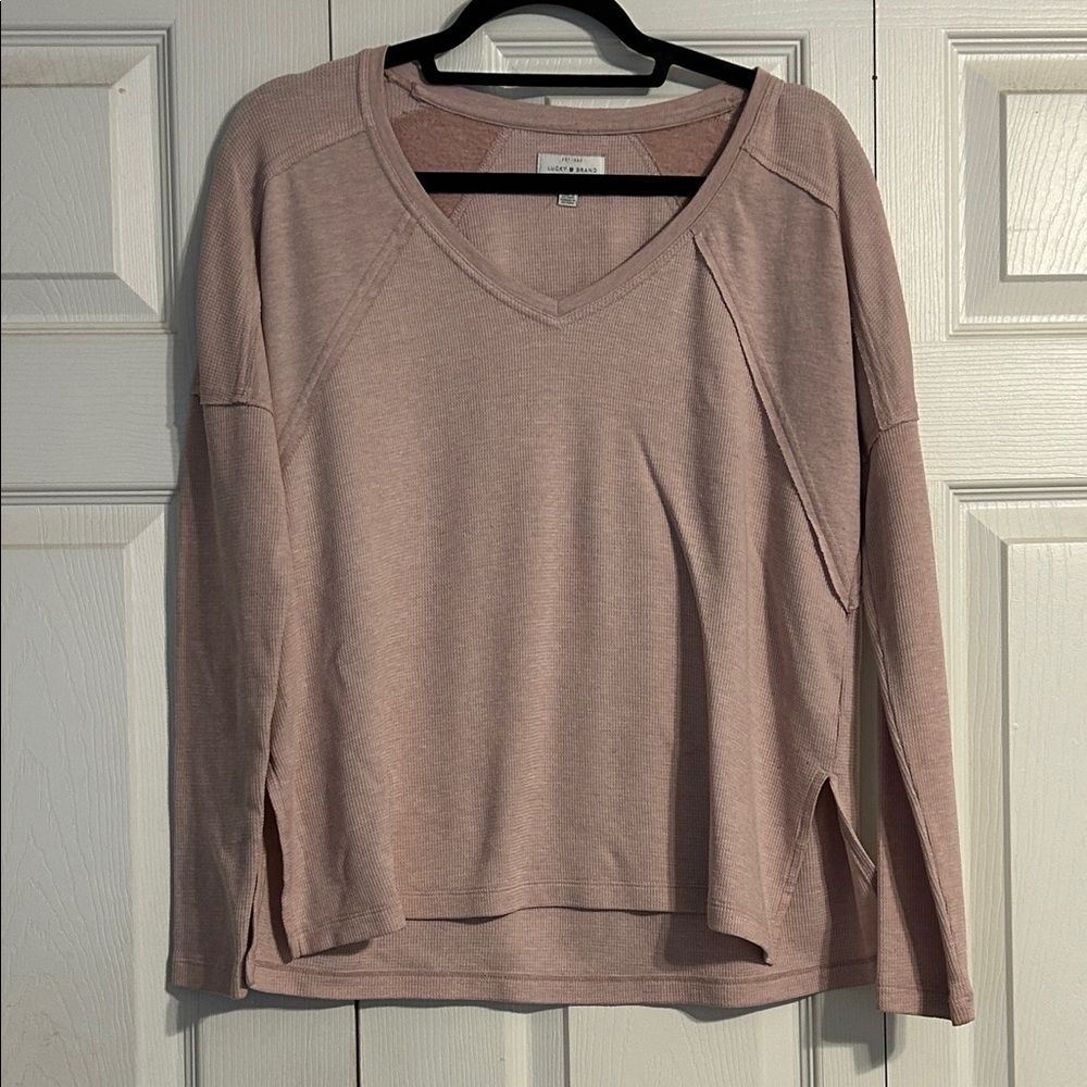 LUCKY Brand Size Small Soft Pink V-Neck Long Sleeve Top Waffle Knit Exposed Seam